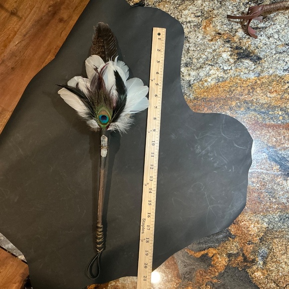 Handmade Sage Smudge Ceremonial Feather Wand Leather Crystal - Picture 2 of 2